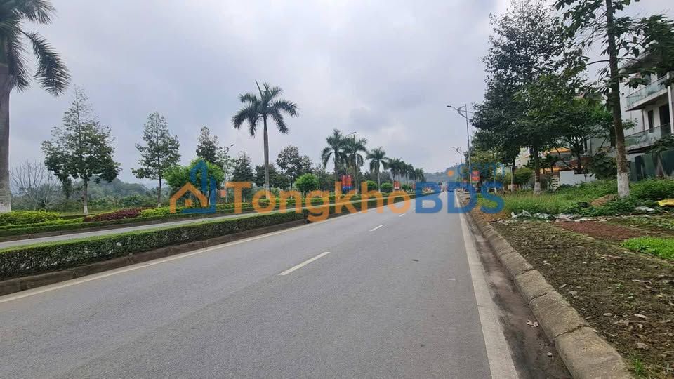 Townhouse Trần Hưng Đạo Lào Cai 239m² 8 tỷ - Mặt tiền kinh doanh