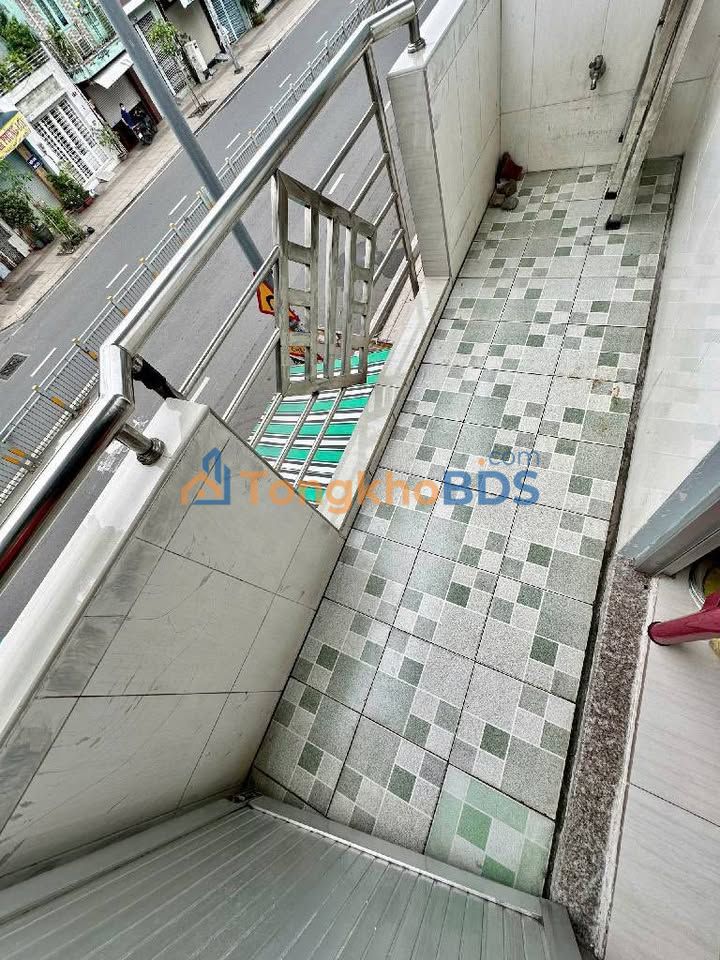 Nhà phố Hồng Bàng Q6 25m² 5.7 tỷ - Ô tô vào nhà
