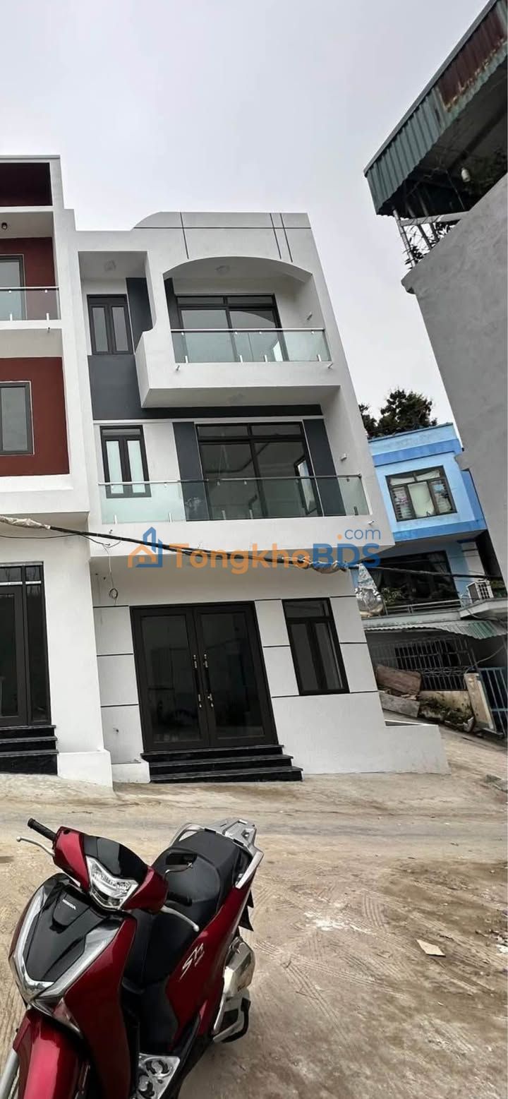 Nhà Ngõ 20 Nguyễn Văn Cừ Quảng Yên 50m² 3,25 tỷ - Ô tô vào tận nhà