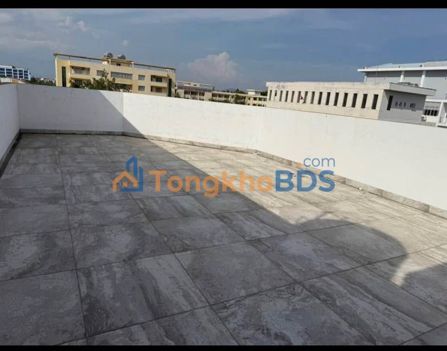 Nha Phu Thuy Vo Van Kiet 100m2 10.5 ty - O to vao tan nha