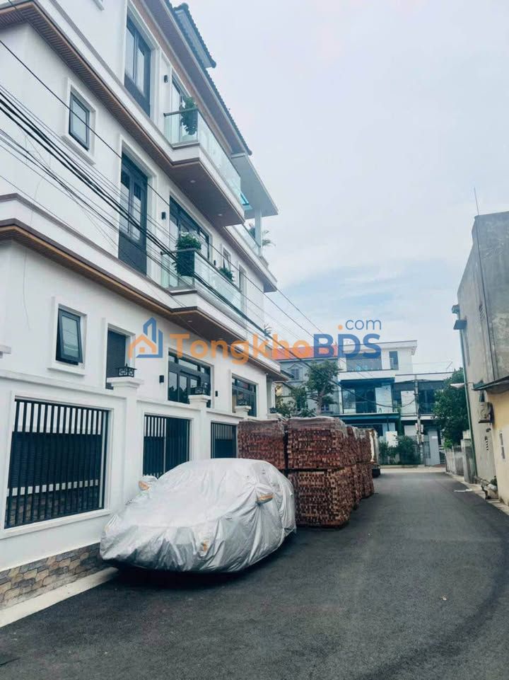 Nhà riêng Như Quỳnh - 217m² 10.85 tỷ - Ô tô vào tận nhà