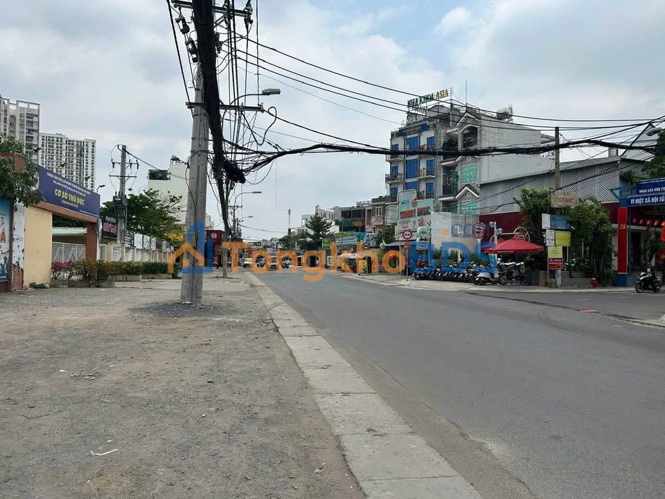 Nhà phố Nguyễn Duy Trinh 800m² giá 700tr - Mặt tiền kinh doanh