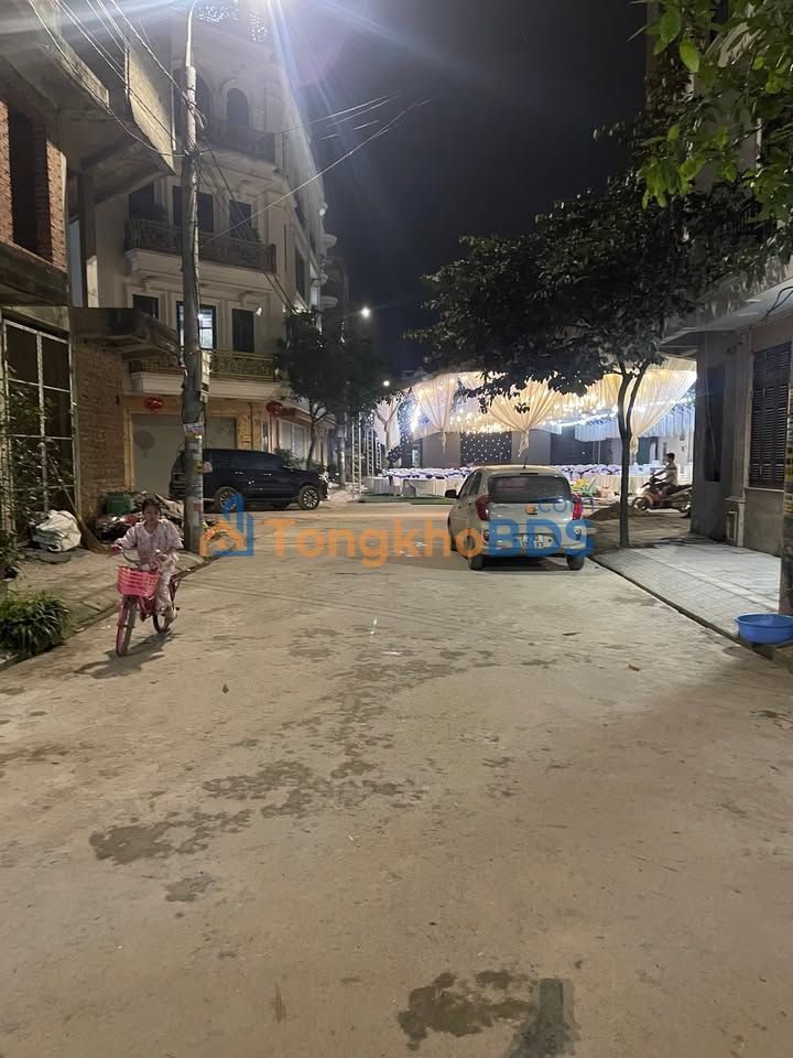 Đất nền Quốc lộ 6 Trường Yên 109m² chính chủ, đường to ô tô