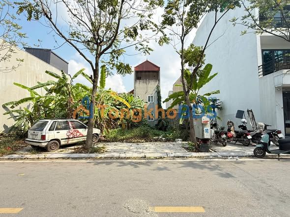 Đất nền Vĩnh Yên 95m² 3.8 tỷ - Sổ đỏ chính chủ, ô tô tránh