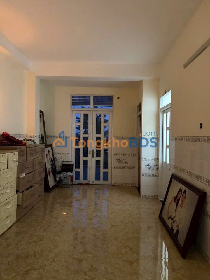 Nhà 3 tầng Hố Nai 112m² 5,6 tỷ - Chính chủ sẵn ở ngay