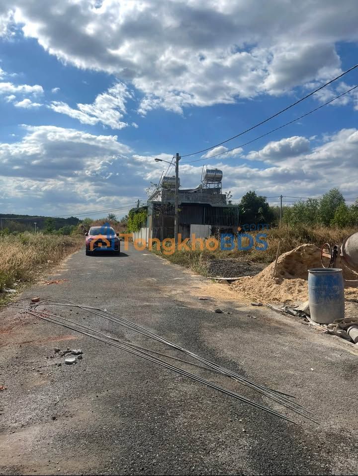 Đất nền Đồng Xoài 120m² 590tr - Đường to ô tô