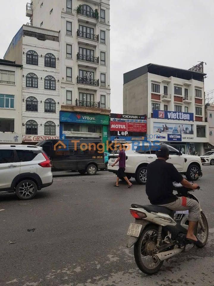 Nhà phố Giải Phóng 122m² giá 3 tỷ - Ô tô vào tận nhà