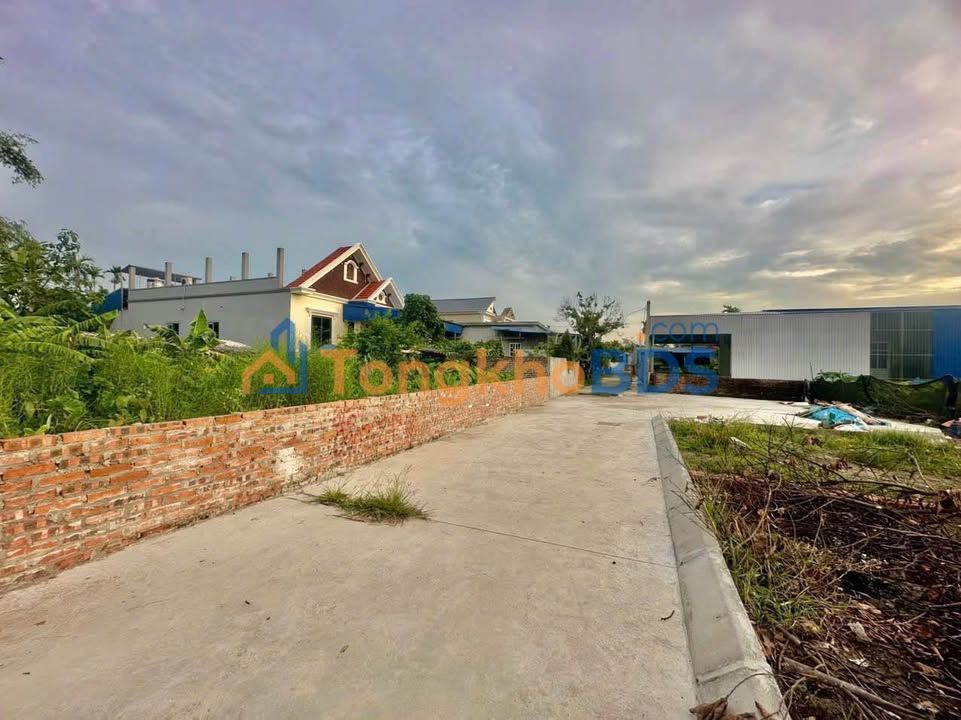 Nhà Quốc Tuấn 61m² giá 800 triệu - Ô tô vào tận nhà