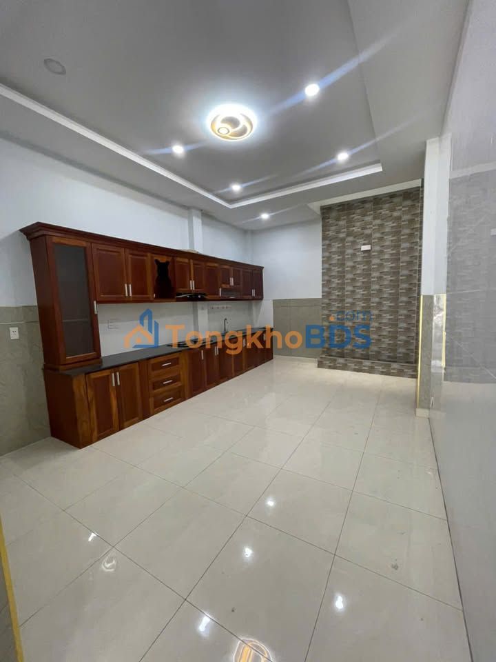 Nhà Tây Thạnh 68m² giá 13 triệu - Ô tô vào nhà