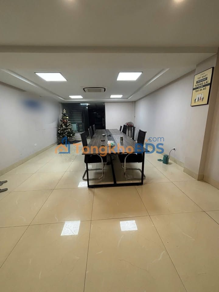 Văn phòng Hoàng Văn Thái 90m² 10 triệu - Vị trí trung tâm