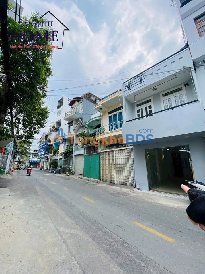 Nhà phố Tân Phú 72m² 13 triệu - Mặt tiền kinh doanh