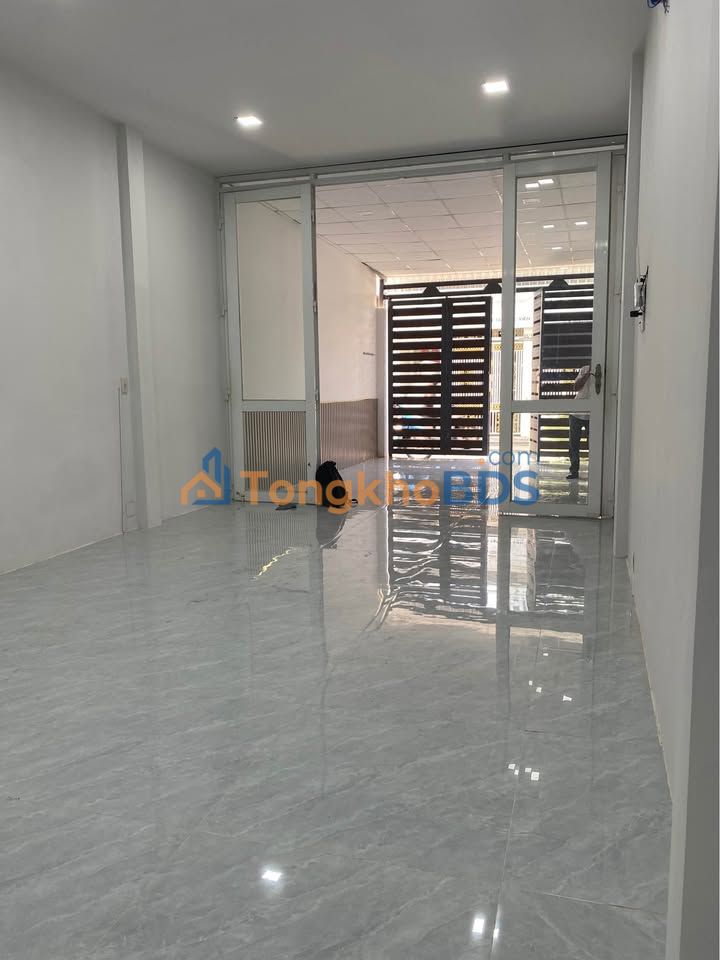 Nhà trệt 85 Phạm Ngũ Lão 80m² 6.5 triệu - Ô tô vào nhà