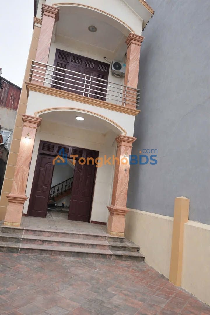 Nhà nguyên căn Ngô Gia Tự Long Biên 100m² 20 triệu - Ô tô vào nhà