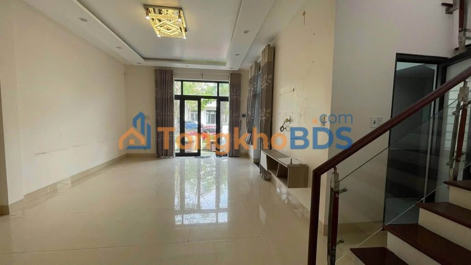 Nha nguyen can ROYAPALK B Hue 120m² 8trieu - San sang o ngay