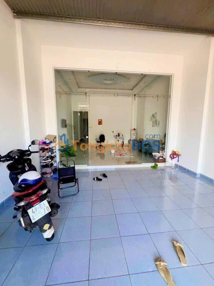 Nhà phố Chu Văn An Bảo Lộc 120m² 4.9 tỷ - Mặt tiền kinh doanh