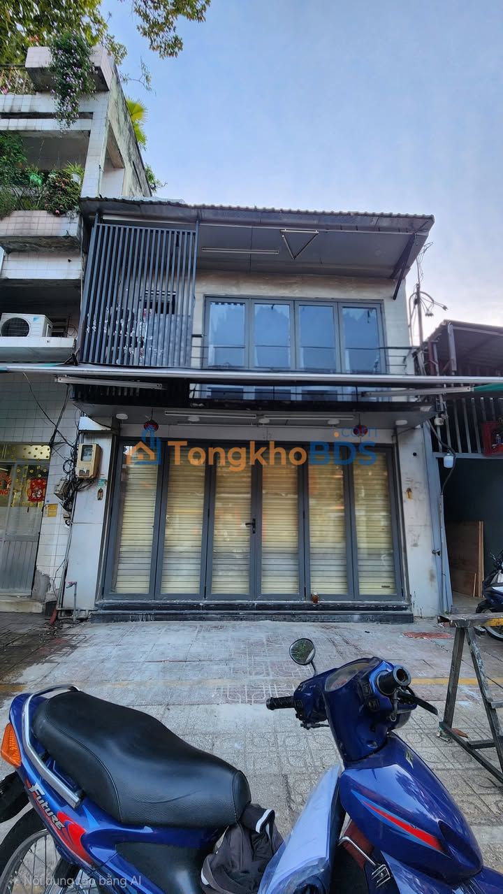 Nhà mặt tiền Q5 P.2 5x3m 17 triệu - Mặt tiền kinh doanh