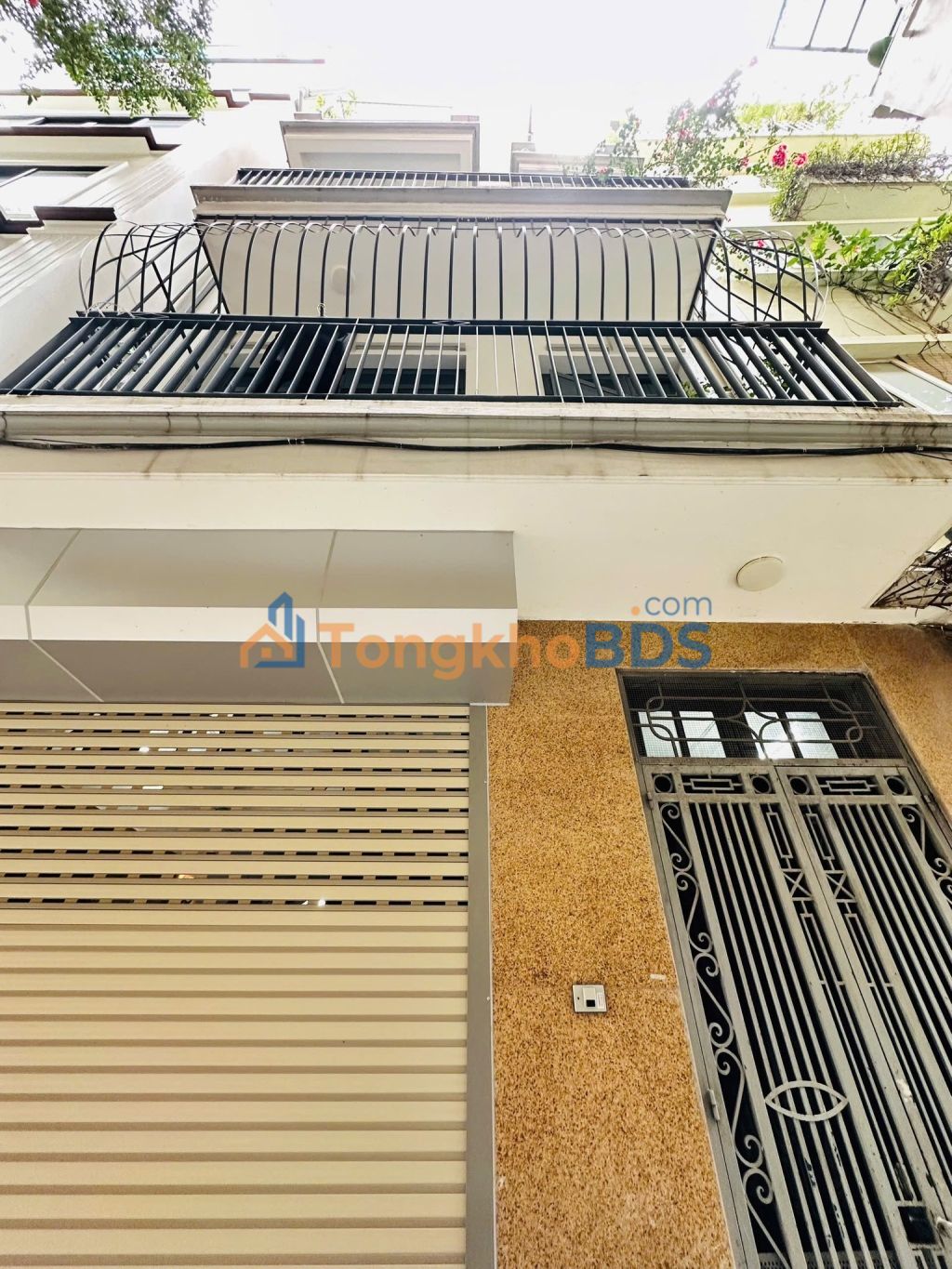 Nhà riêng Hoàng Quốc Việt 67m² 29.5 tỷ - Sẵn sàng ở ngay