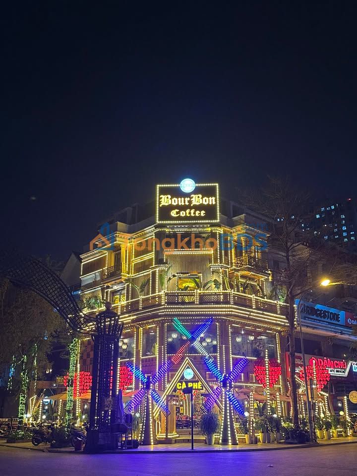 Nhà phố Cầu Giấy 250m² thỏa thuận - Mặt tiền kinh doanh đỉnh cao