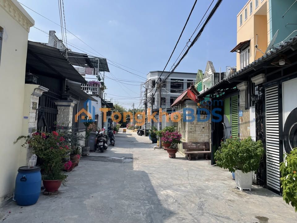 Nhà riêng Thới Tam Thôn 148m² 5.1 tỷ - Ô tô vào tận nhà