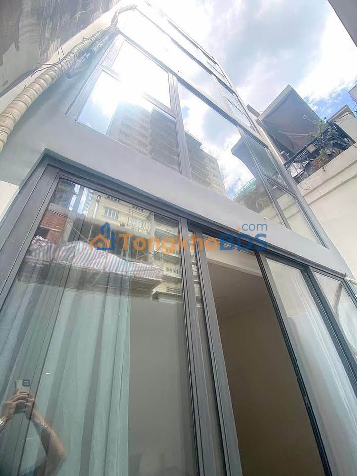 Nhà phố Nguyễn Bỉnh Khiêm Q1 169,9m² 16.8 tỷ - Ô tô vào nhà