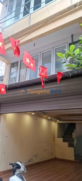 Nhà nguyên căn Bồ Đề 30m² 5.5 triệu - Ô tô vào nhà