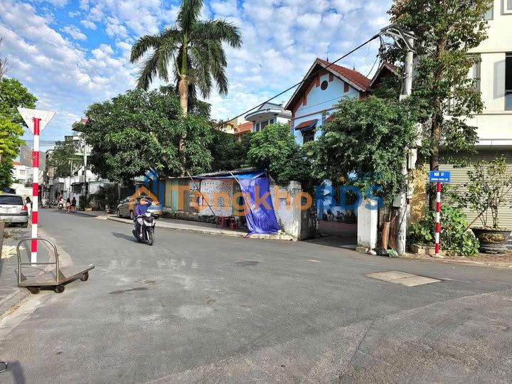 Nhà Phúc Lợi 40m² giá dưới 9 tỷ - Ô tô vào nhà