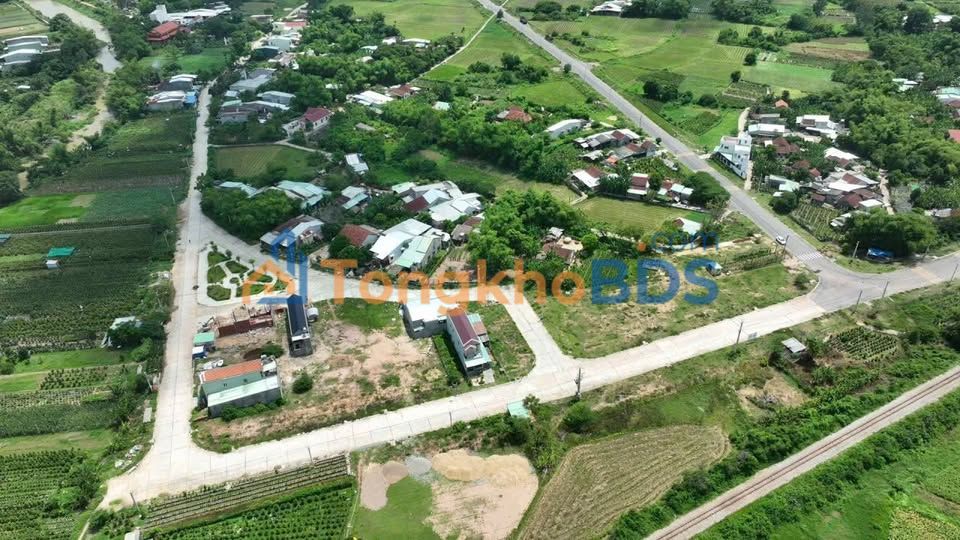 Đất nền An Nhơn Cần Vương 149m² 1 tỷ - Đường to ô tô