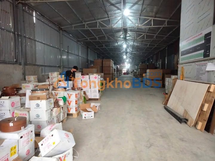 Kho xuong Song Phuong 650m2 29.25 trieu/thang - Hoat dong ngay