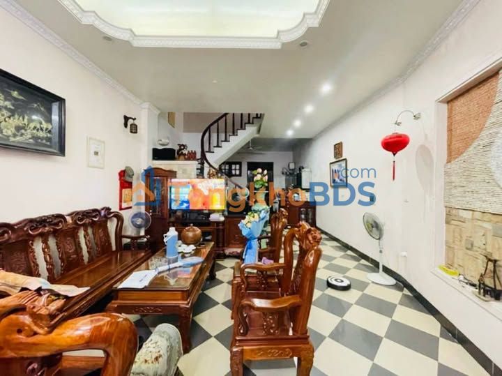 Nhà Mặt Phố Xã Đàn 2, Đống Đa - 88m² x 5 Tầng - View Hồ Đắc Di - 20 Tỷ