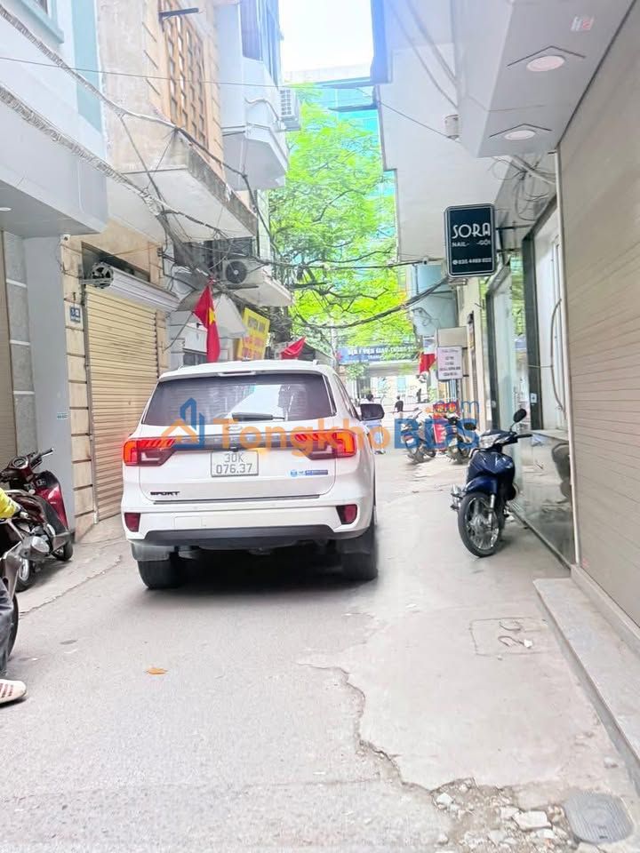 Nhà Đường Láng Đống Đa 26m² 8.9 tỷ - Ô tô vào tận nhà