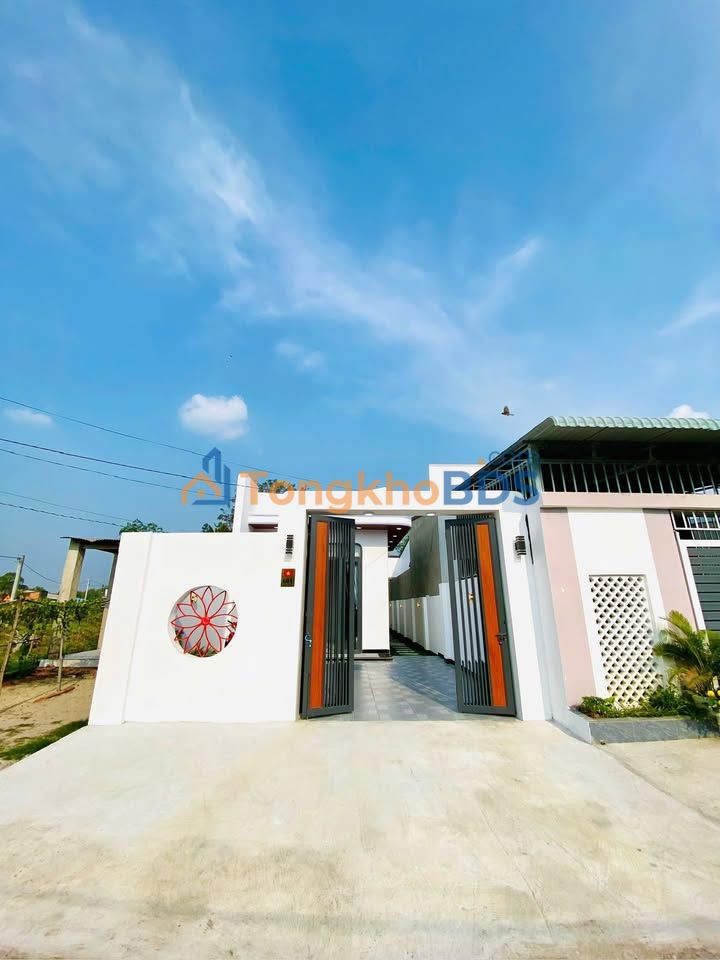 Nhà riêng Long Hoa Tây Ninh 80m² 1.59 tỷ - Ô tô vào tận nhà