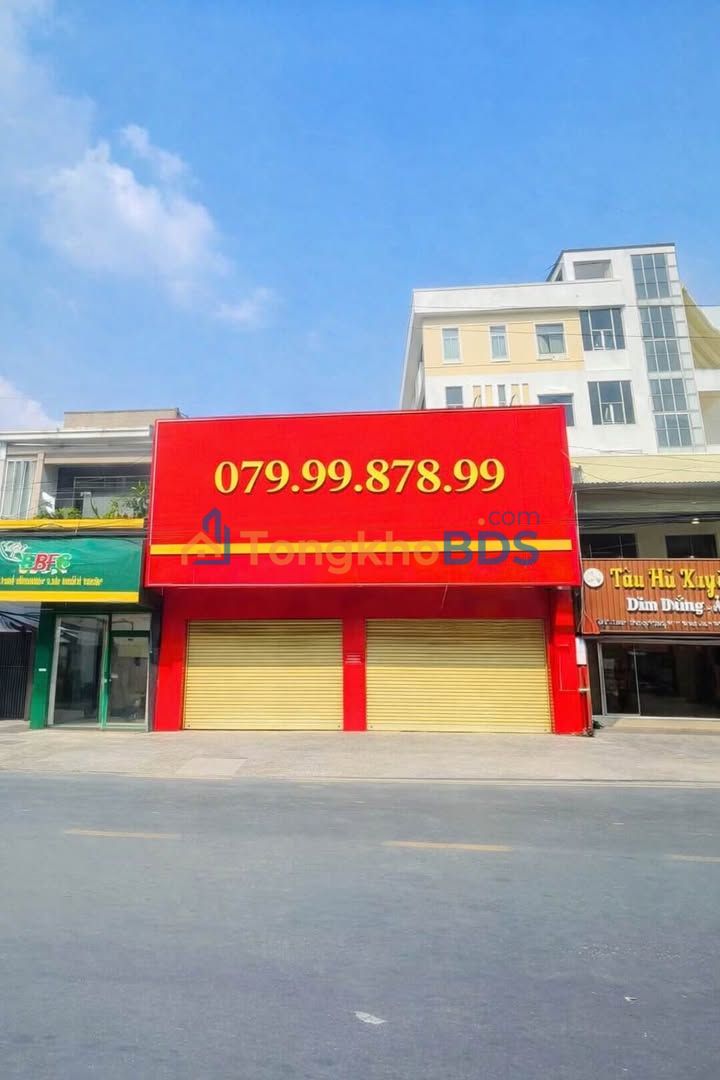 Nhà mặt tiền CMT8 Q3 150m² 120tr - Mặt tiền kinh doanh