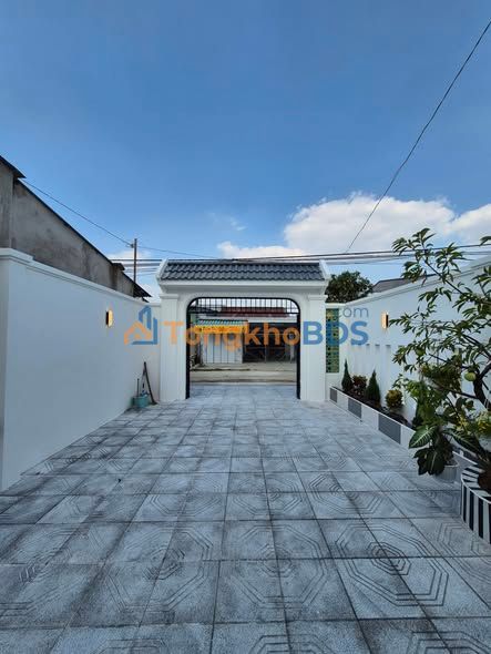 Nhà Đẹp 185m² Long Hoa, Tây Ninh - Ô Tô Vào Nhà, Giá 2.35 Tỷ