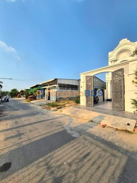 Nhà mặt tiền Bế Văn Đàng Tây Ninh 145m2 - Ô tô vào tận nhà