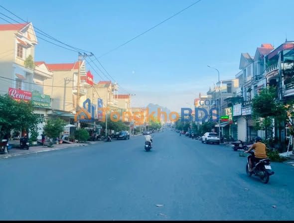 Nhà Mặt Tiền Hoàng Văn Thụ – Hữu Nghị, TP Hòa Bình 78m² - Kinh Doanh Đắc Lộc