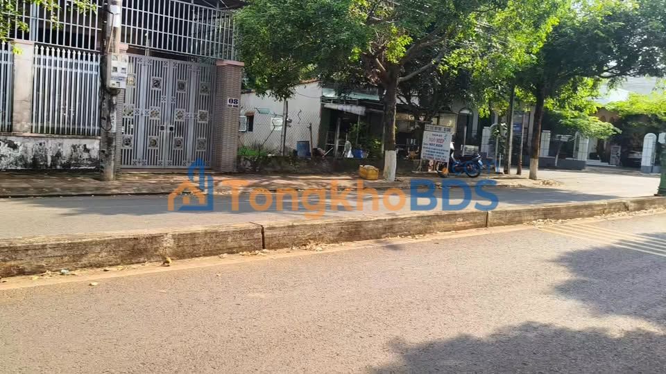 Nhà Mặt Tiền Cách Mạng Chư Sê - Kinh Doanh Đắc Lợi 200m²