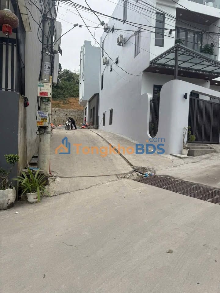 Nhà riêng Ngõ Bà Mít Hà Trung 60m² 1.75 tỷ - Ô tô vào tận nhà