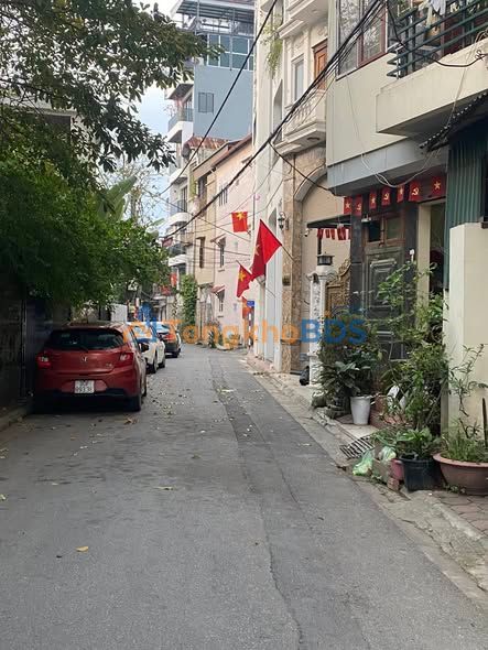 Nhà riêng Long Biên 35m² giá 10 tỷ - Ô tô vào tận nhà