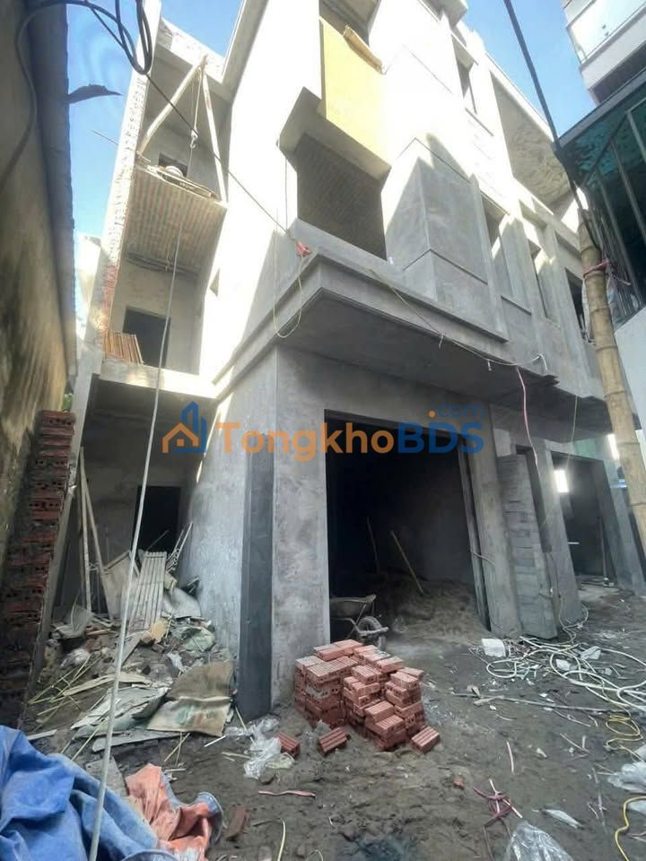 Nhà Lương Thế Vinh Nam Định 53m² giá 2.28 tỷ - Chính chủ bán, sẵn ở ngay