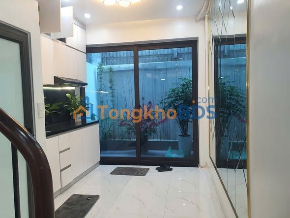 Nhà Đẹp Đống Đa 40m² x 4T - Gần Ngã 6 Ô Chợ Dừa - Sẵn Sàng Đón Tết