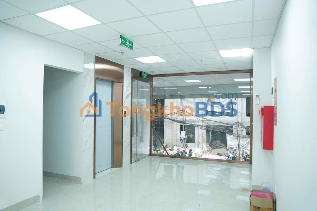 Văn phòng Thụy Khuê 100m² 15 triệu - Sẵn sàng làm việc