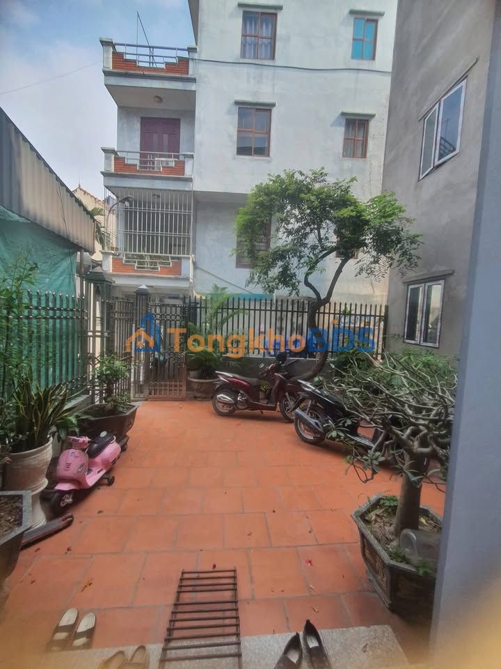 Nhà sân vườn Cao Thắng 98m² 3.3 tỷ - Ô tô vào tận nhà