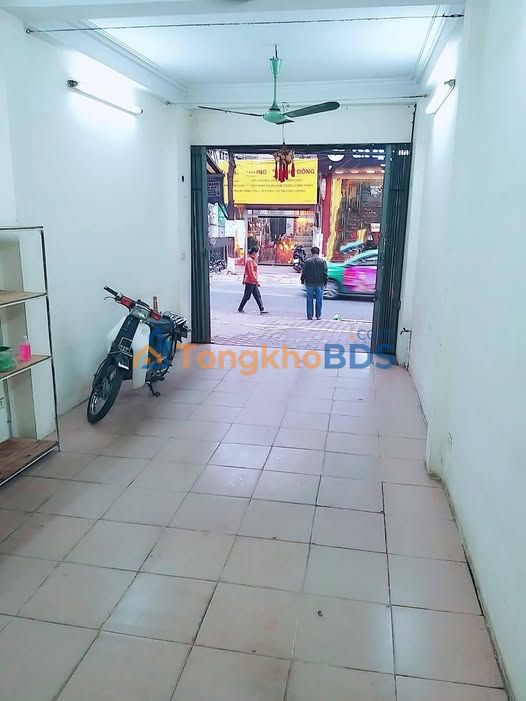 Mặt bằng kinh doanh Hoàng Hoa Thám, Ba Đình - 40m² - Giá 11 triệu/tháng
