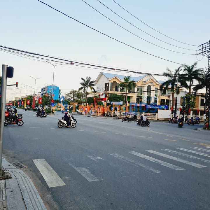 Nhà riêng Lê Lợi Quảng Ngãi 3 tầng - Ô tô vào nhà