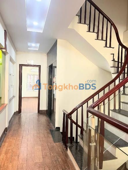 Nhà Lý Nam Đế Hoàn Kiếm 57m2 20,5 tỷ - Ô tô vào tận nhà