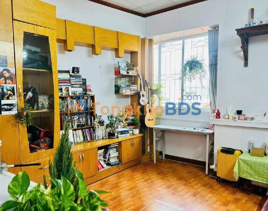 Nhà riêng Hoàng Quốc Việt 71m² 2.3 tỷ - Chính chủ