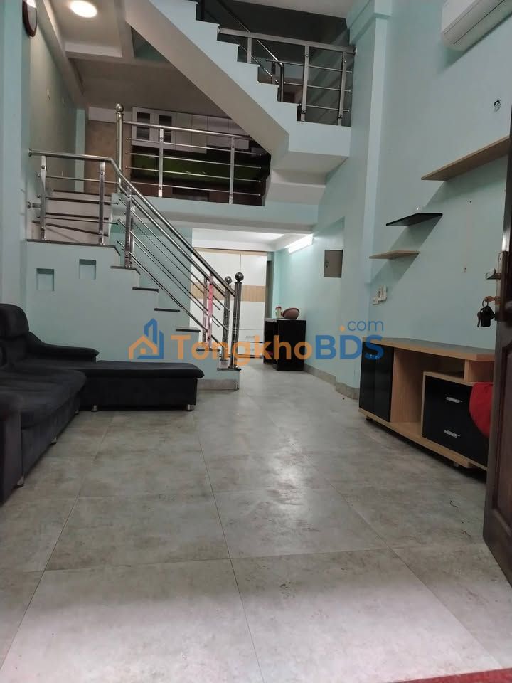 Nhà riêng Nguyễn Văn Cừ 32m² giá 8 triệu - Sẵn sàng ở ngay