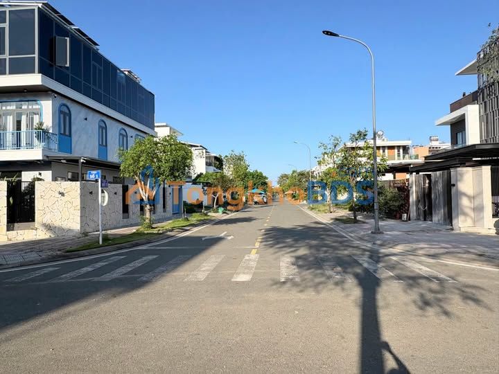 Townhouse Mỹ Gia Đường số 7 215m² 11.825 tỷ - Vị trí đẹp