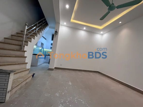 Nhà thuê Trần Cung Cầu Giấy 60m² 16 triệu - Ô tô vào nhà
