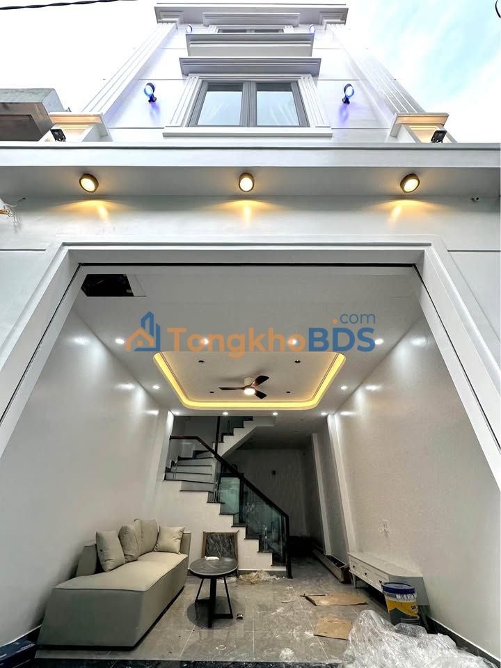 Nhà riêng Trần Nguyên Hãn 43m2 3,xx tỷ - Ô tô vào nhà